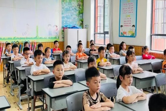 小学一年级入学年龄是多大？