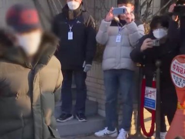 “素媛案”罪犯抵住处引抗议？